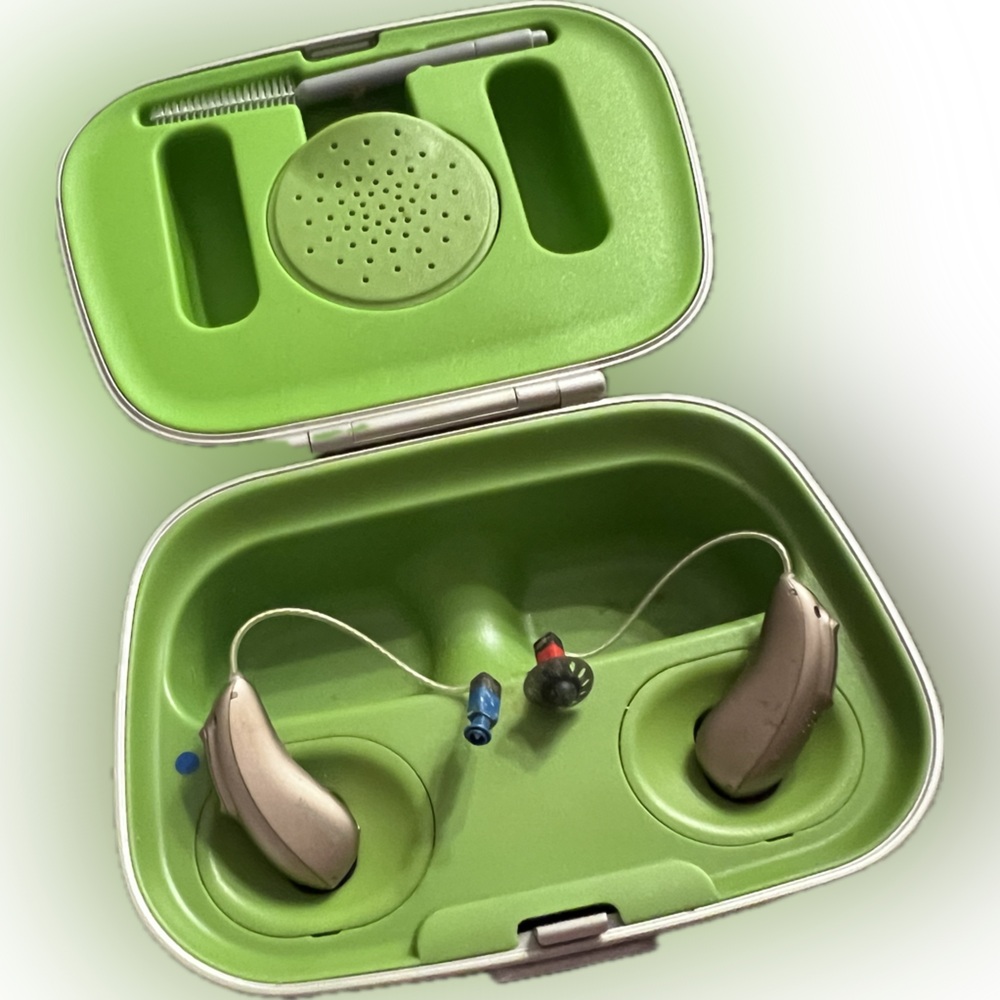 2 Rx Phonak Audeo M30 digital with docking station (color auburn)